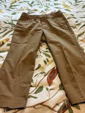Docker’s cropped khaki pants -preloved